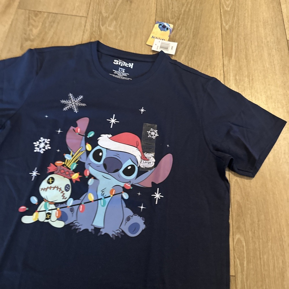 Walt Disney Christmas Lilo and Stitch & Scrump T-Shirt MENS LARGE‎ NEW Holiday